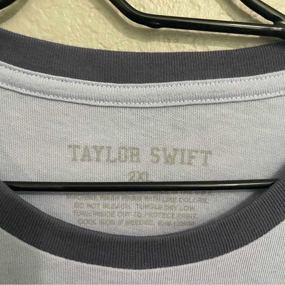 Swiftie Muscle Tee - Picture 2 of 3